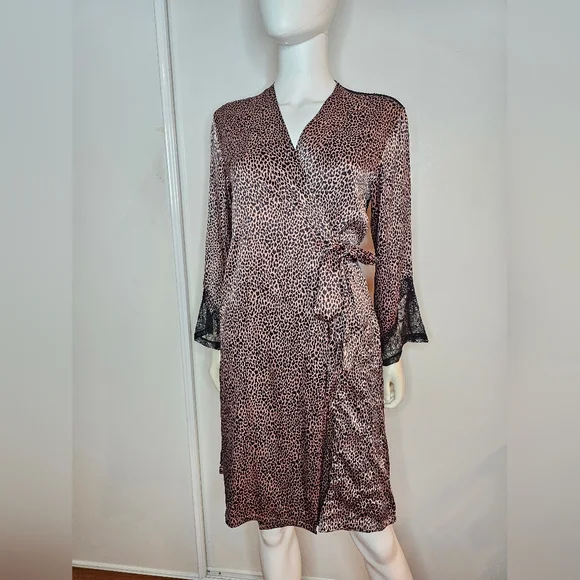Victoria's Secret Wrap Peekaboo Leopard Print Satin Robe With Lace Size XS - Picture 2 of 14
